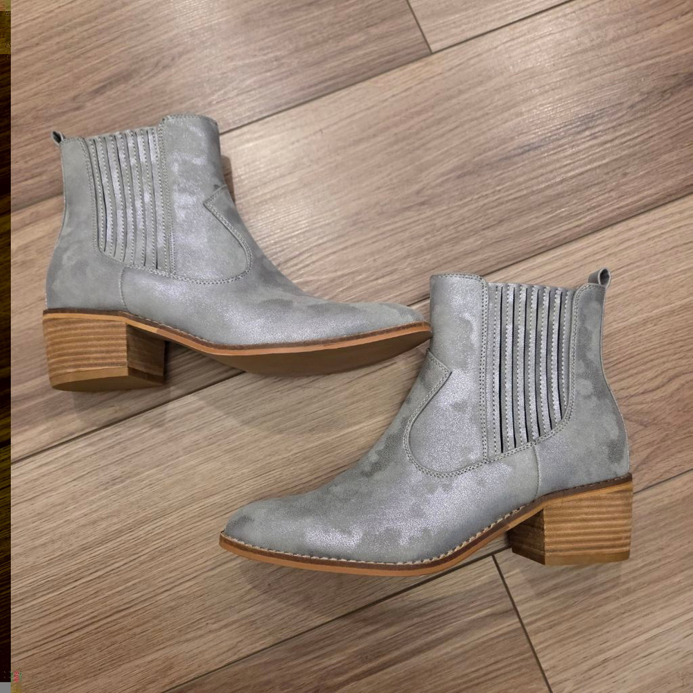 Boutique by Corkys Gray Ankle Boots Size 7